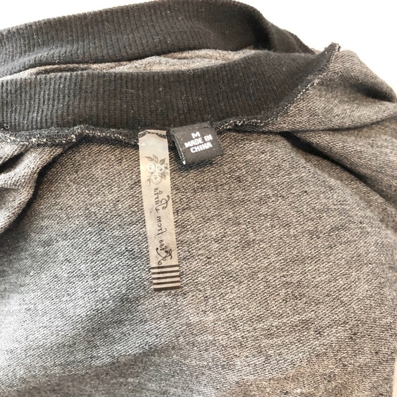 Kiss from Paris Dark Gray Crewneck Sweatshirt Women’s Medium - Picture 8 of 9